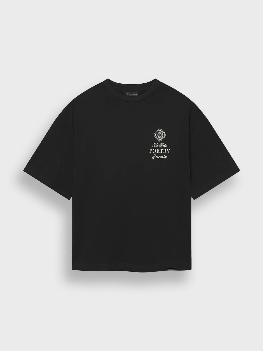 Voorkant Aradia T-Shirt Black met kleine borstgraphic van DWC