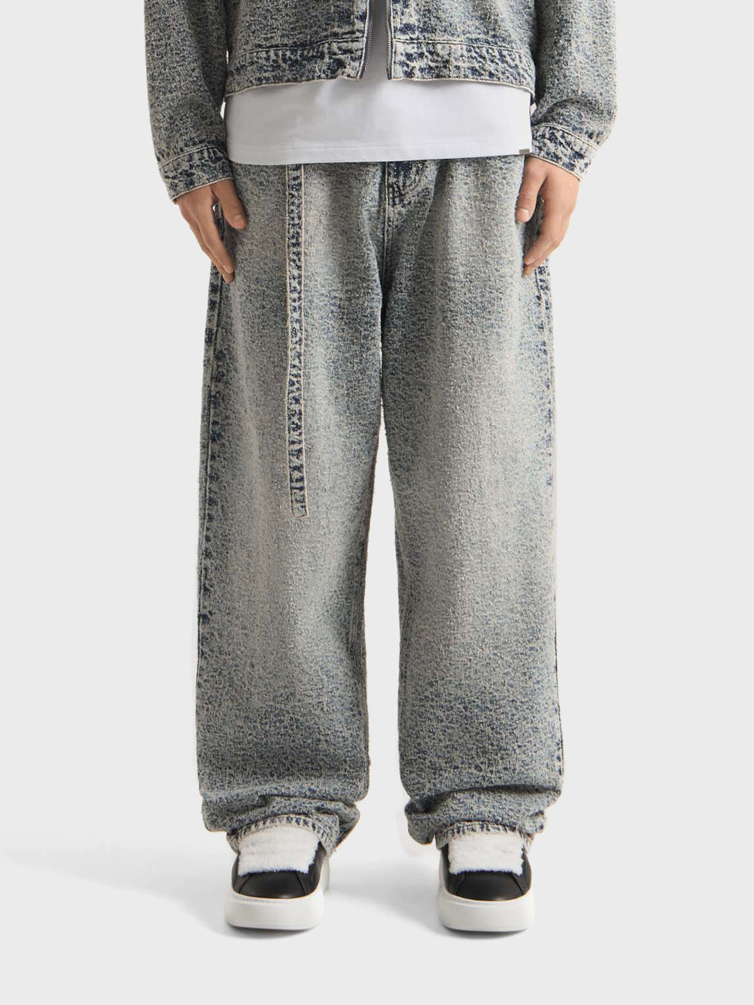 Don’t Waste Culture Corentinel Jeans Mid Blue model voorkant