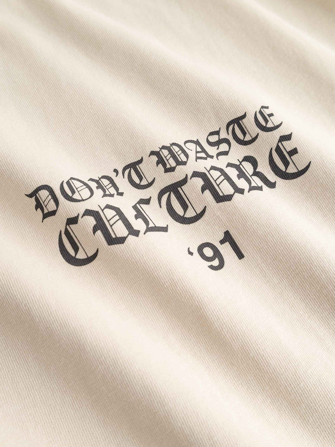 Don't Waste Culture Fina Longsleeve Beige – close-up