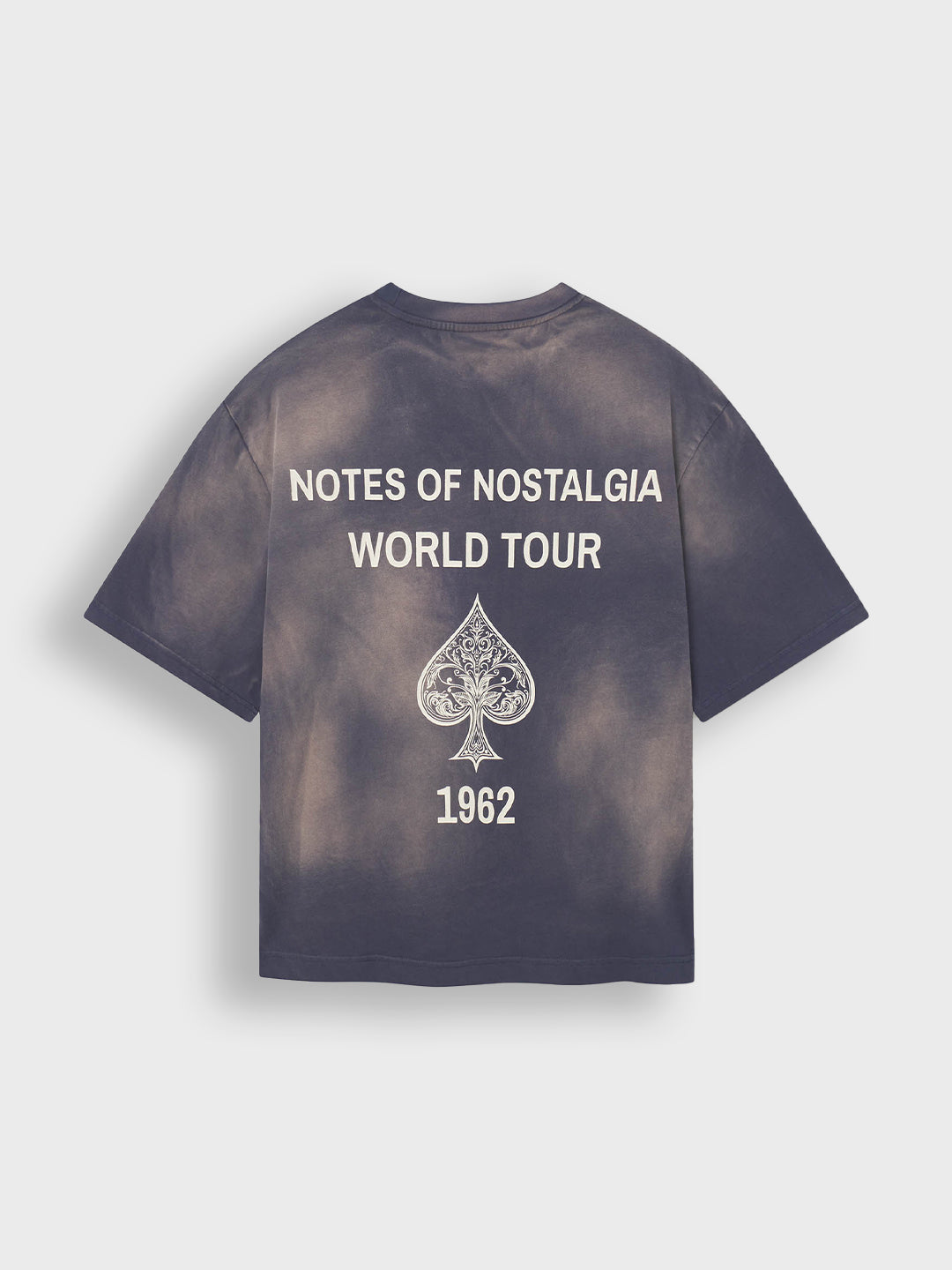 Achterkant van het Islian T-shirt van DWC met grote Notes of Nostalgia World Tour graphic
