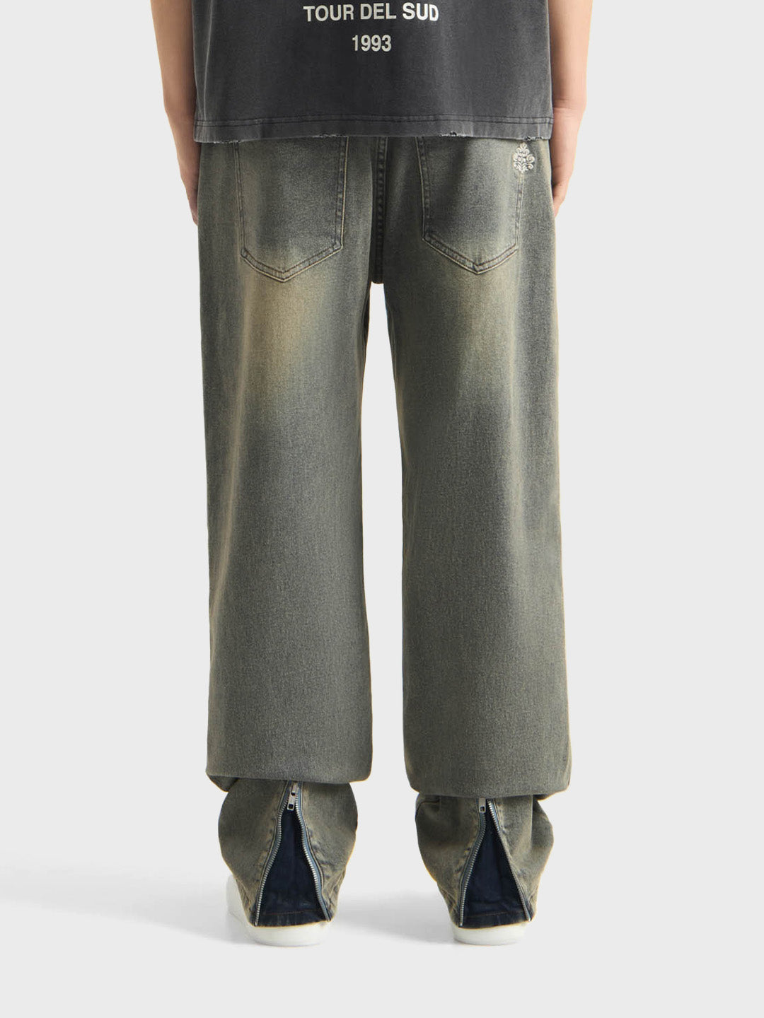 Don’t Waste Culture Jasrik Jeans Pale Blue model achterkant