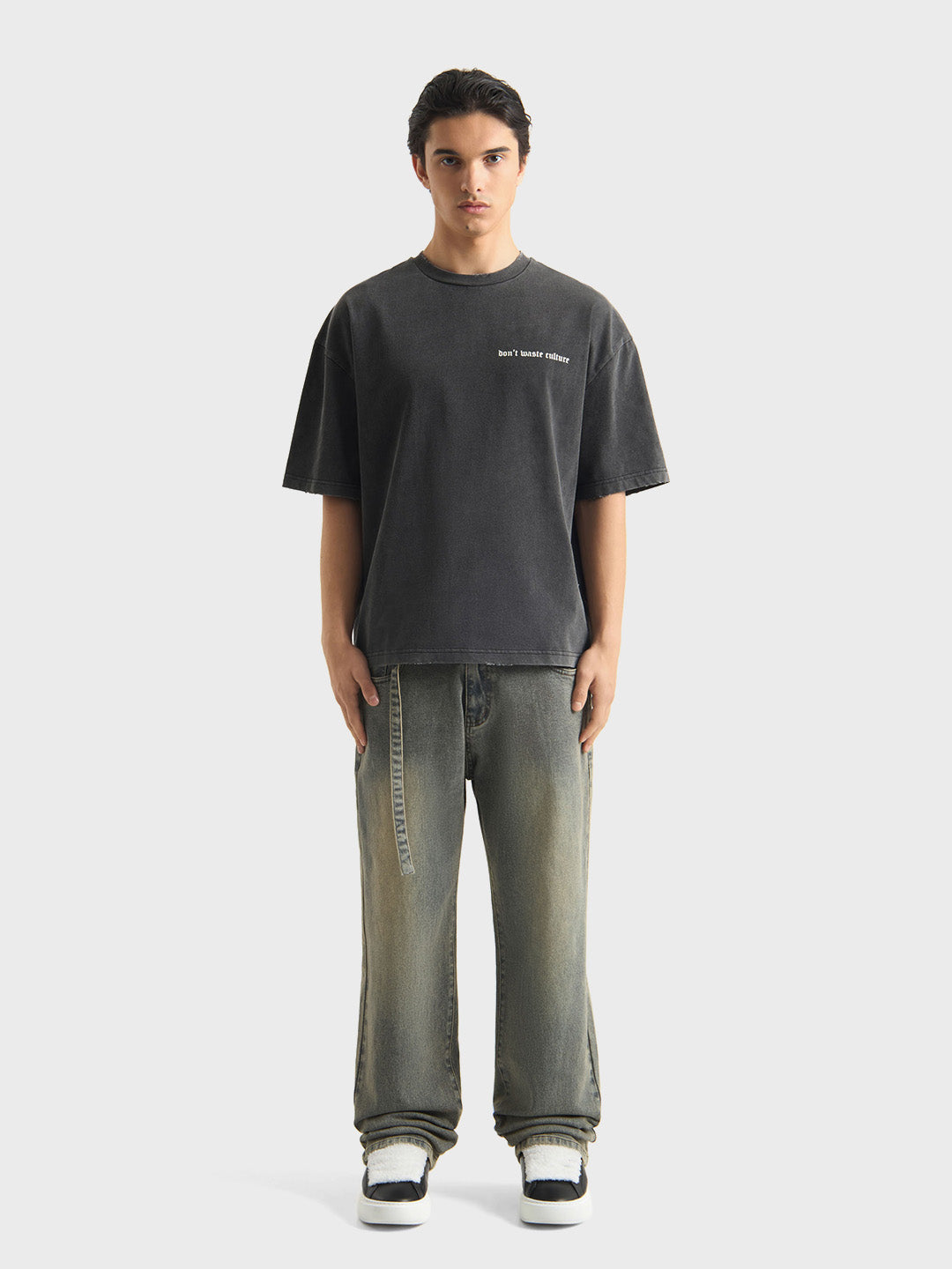 Don’t Waste Culture Jasrik Jeans Pale Blue full outfit