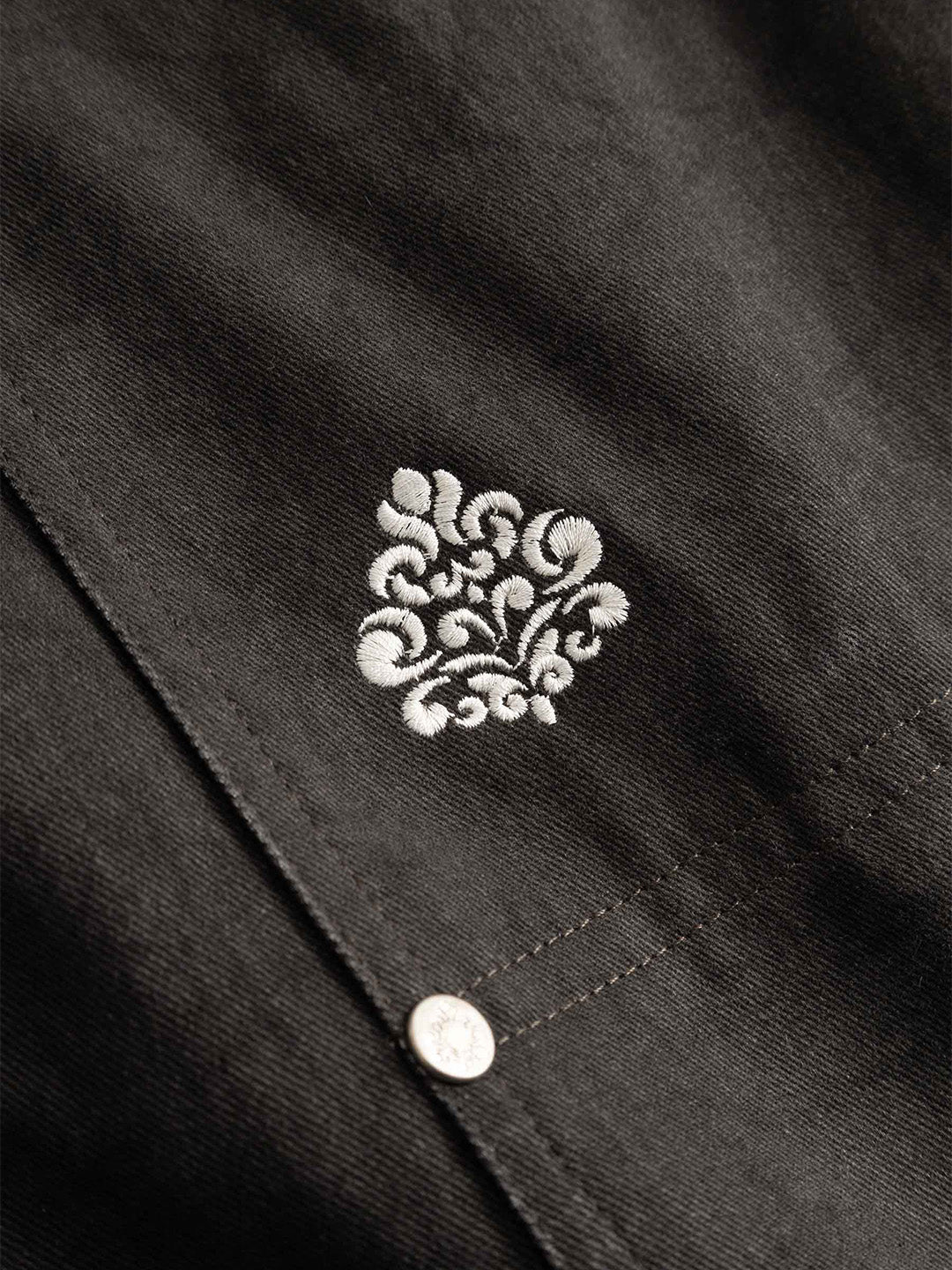 Don't Waste Culture Kira Jacket Black – close-up