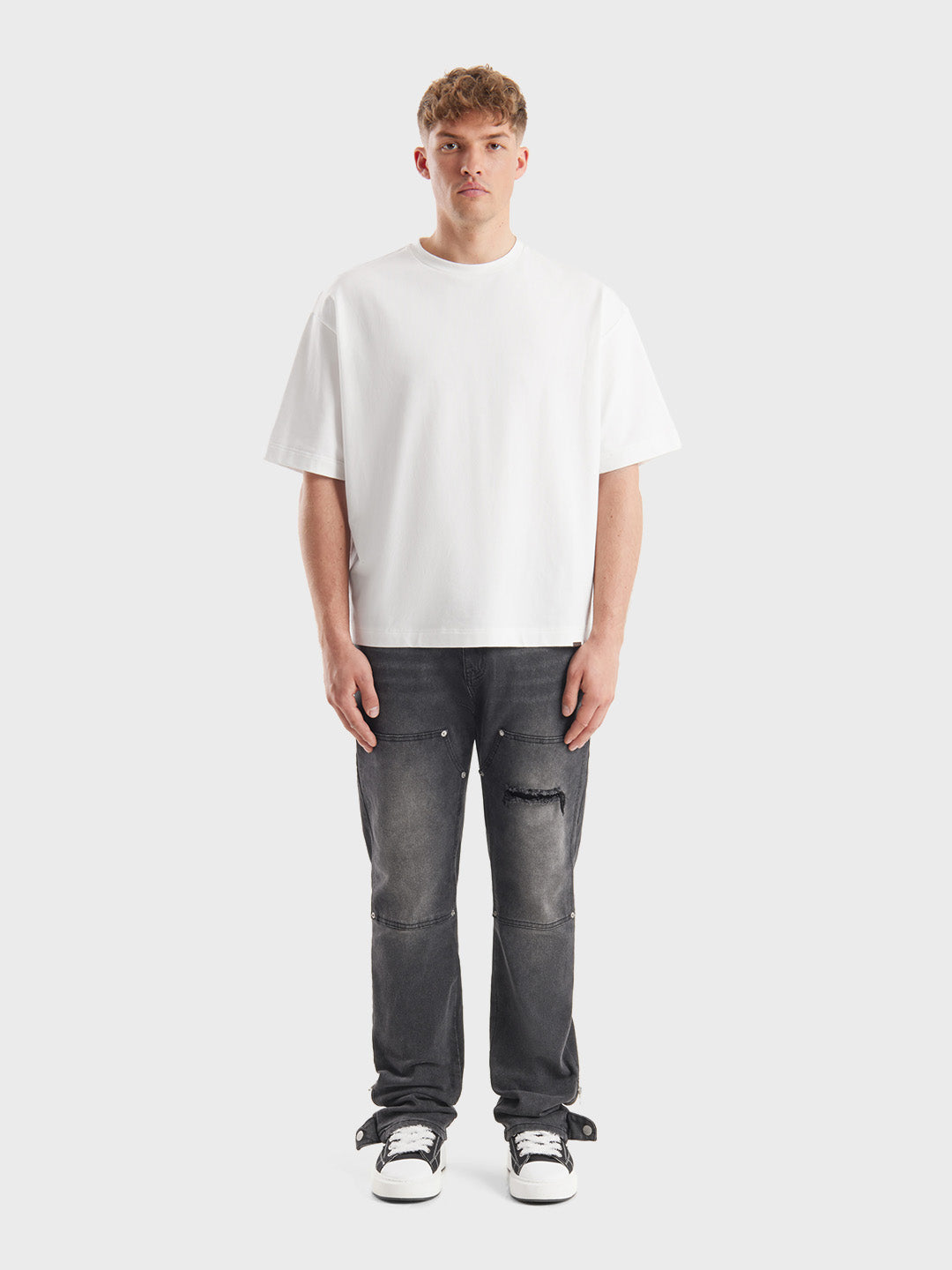 Outfit met Luciana Jeans en oversized t-shirt