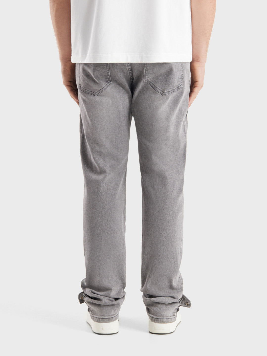 Achteraanzicht van Luciana Jeans Grey – Don’t Waste Culture