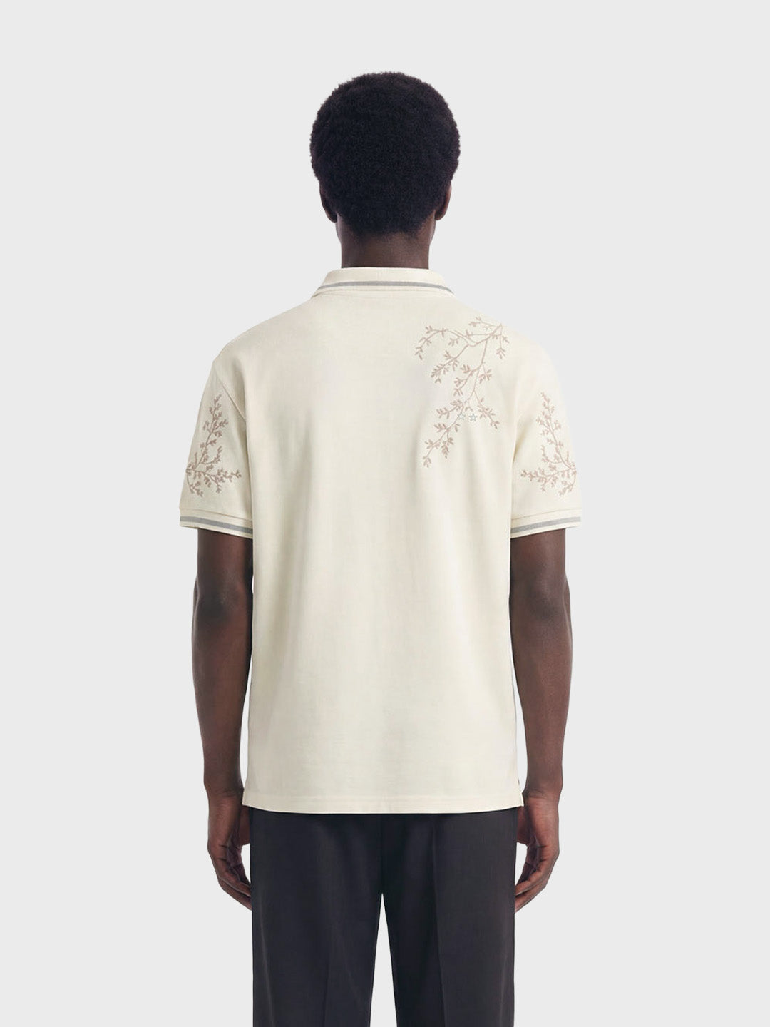 Don't Waste Culture Momohana Football T-Shirt Cream - model achterkant