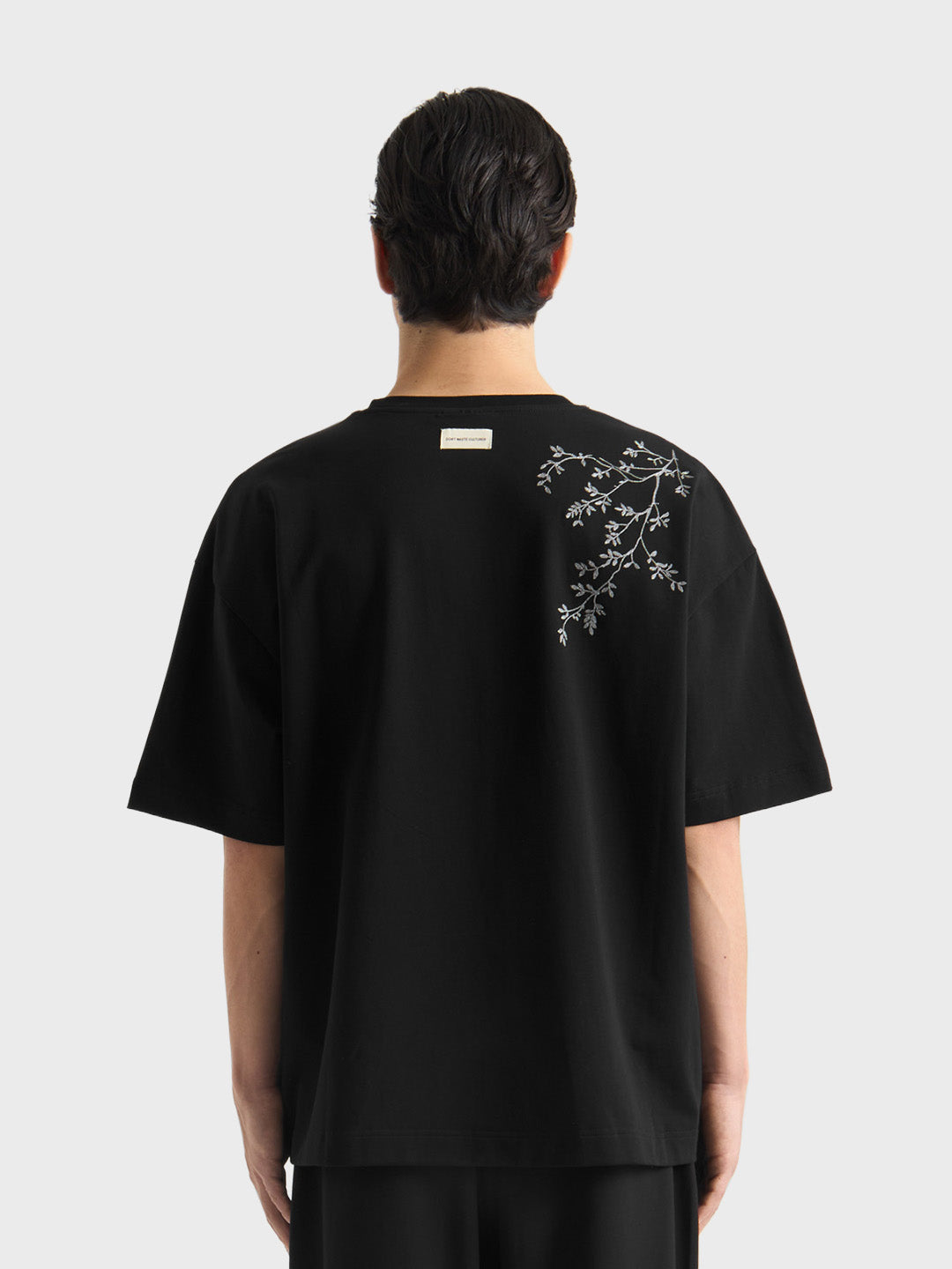 Don’t Waste Culture Morikae T-Shirt Black model achterkant