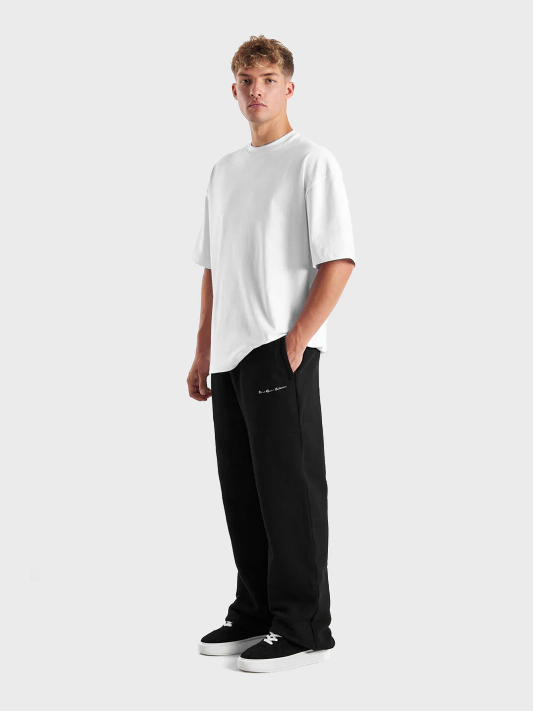 loose fit sweatpants black