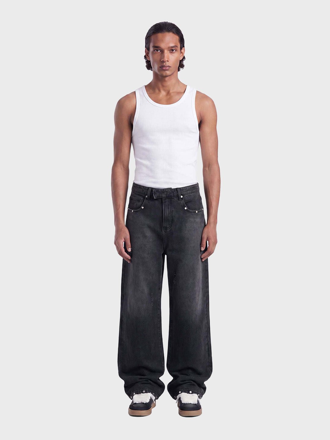 Don't Waste Culture Nova Jeans Washed Black – outfit voorkant