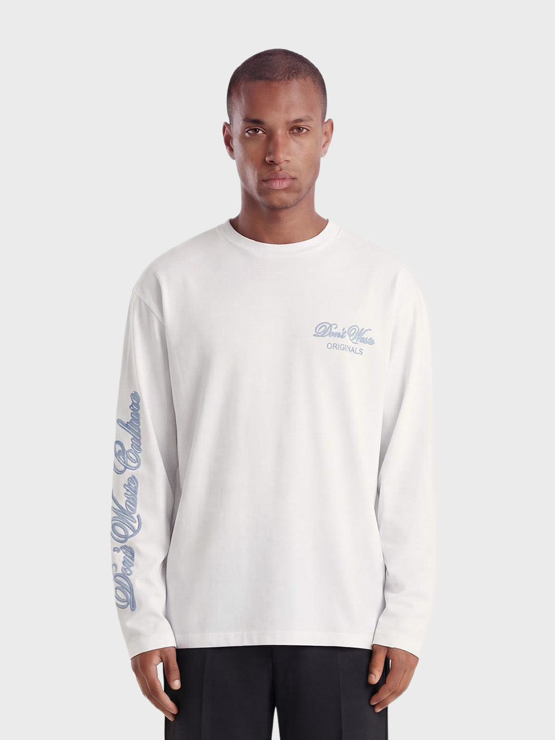 Don't Waste Culture Ori Longsleeve Off-White - model voorkant