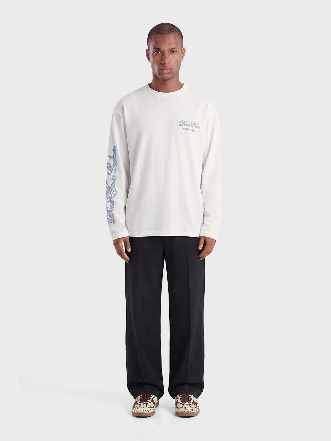 Don't Waste Culture Ori Longsleeve Off-White - model voorkant