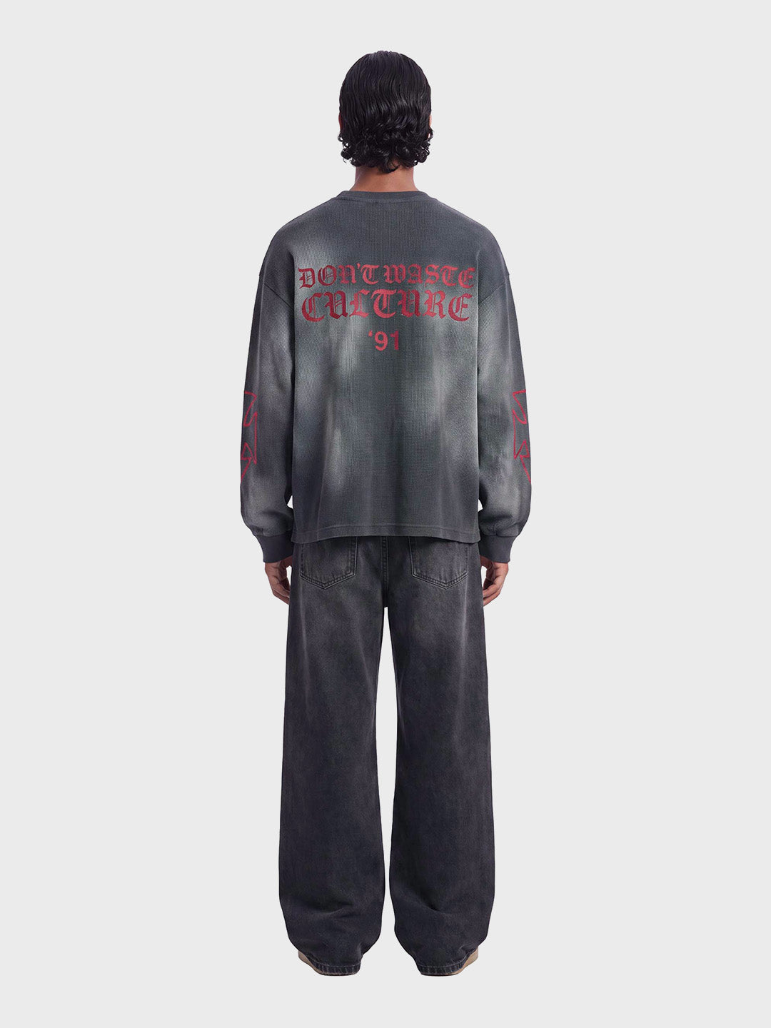 Don't Waste Culture Romiya Longsleeve Dark Grey – outfit