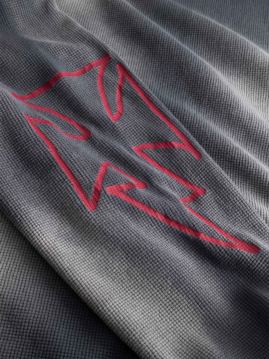 Don't Waste Culture Romiya Longsleeve Dark Grey – close-up