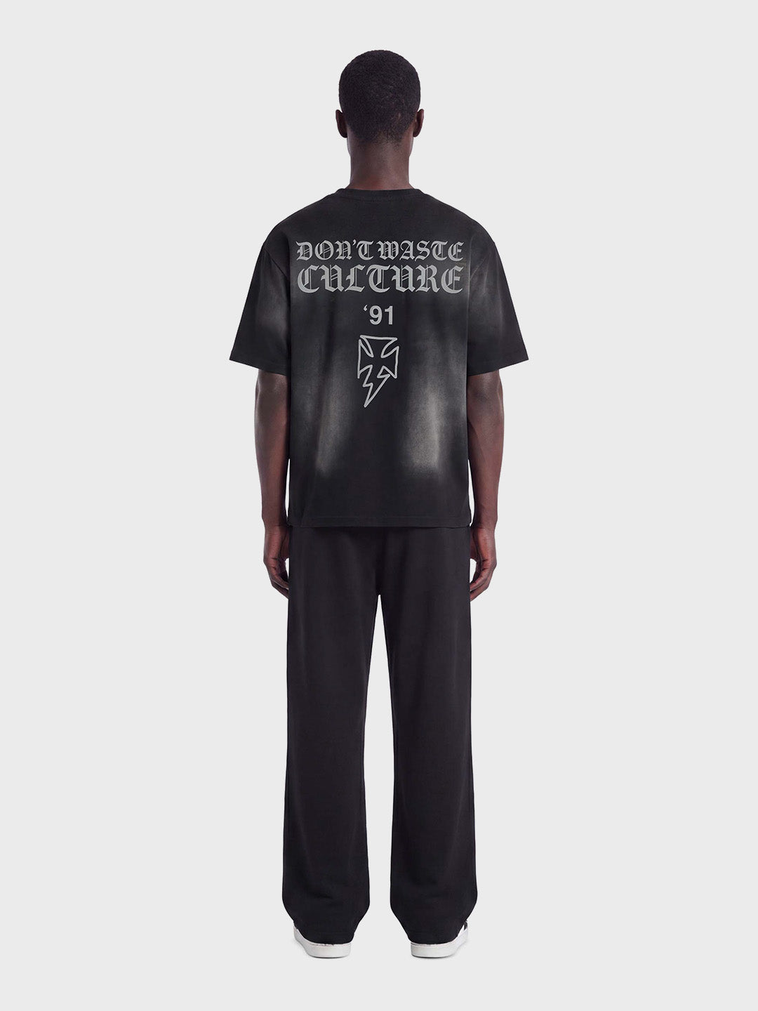 Don't Waste Culture Thunder T-Shirt Black - outfit achterkant
