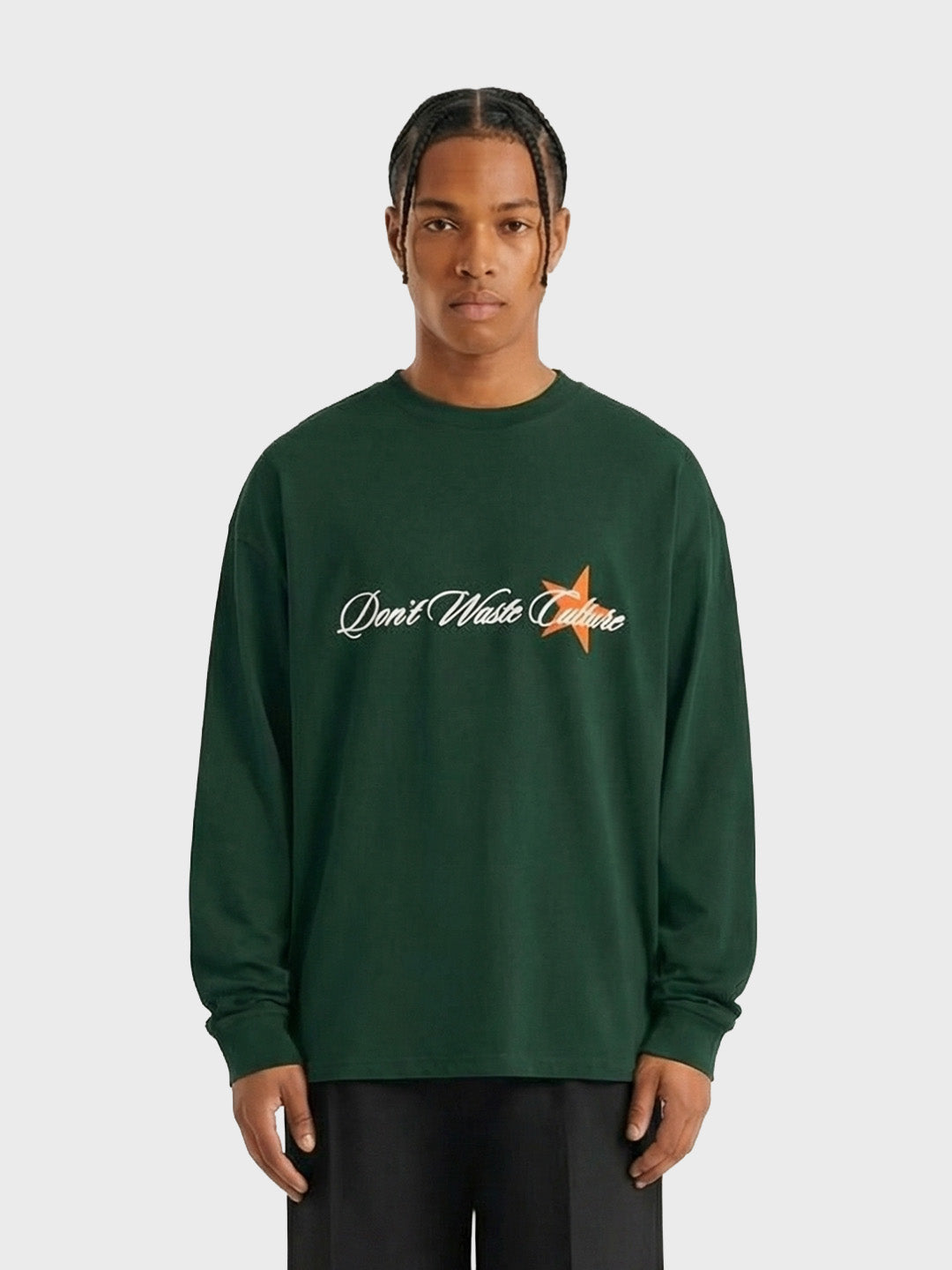 Don’t Waste Culture Unisa Longsleeve green model voorkant