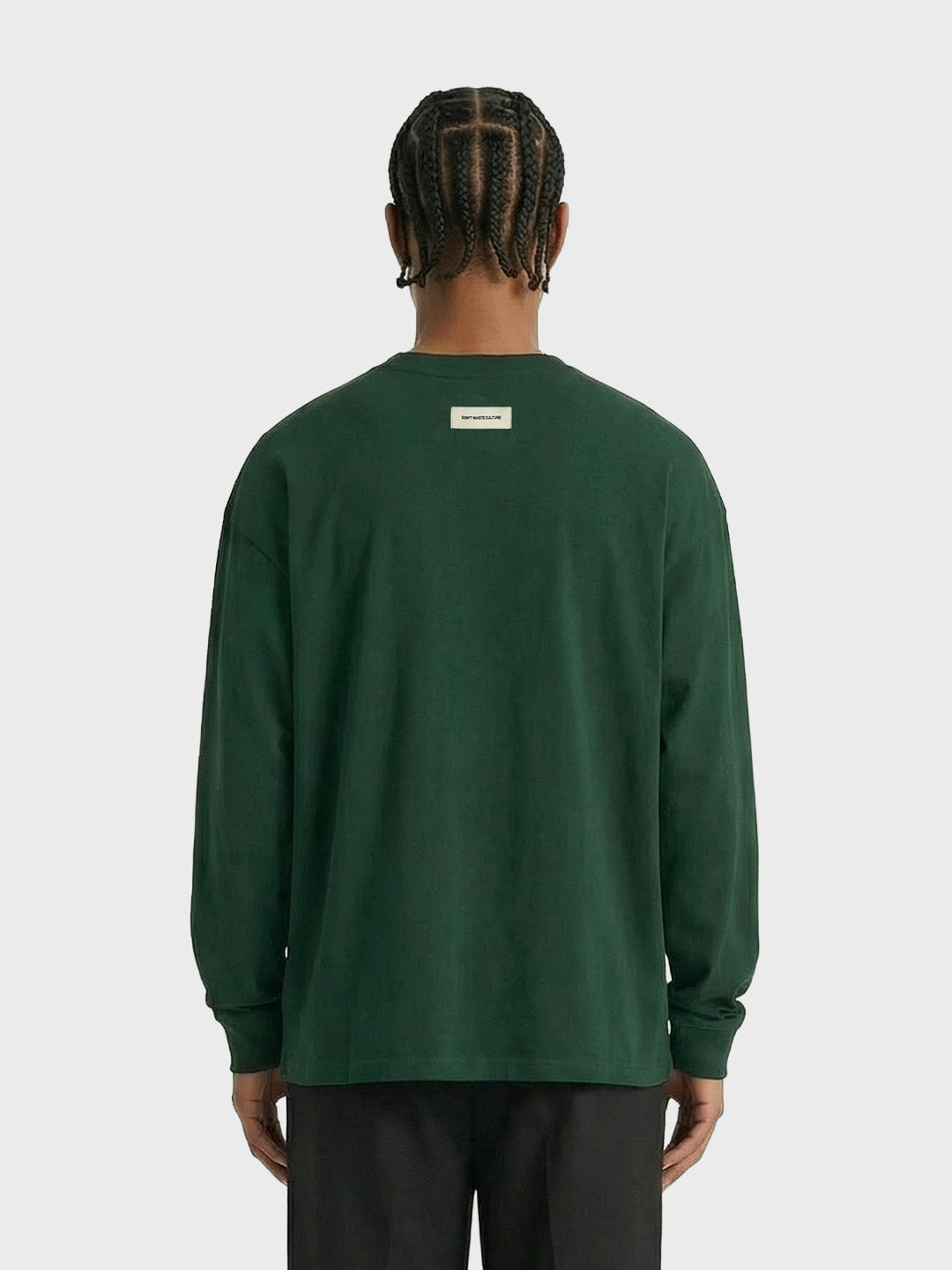 Don’t Waste Culture Unisa Longsleeve green model achterkant