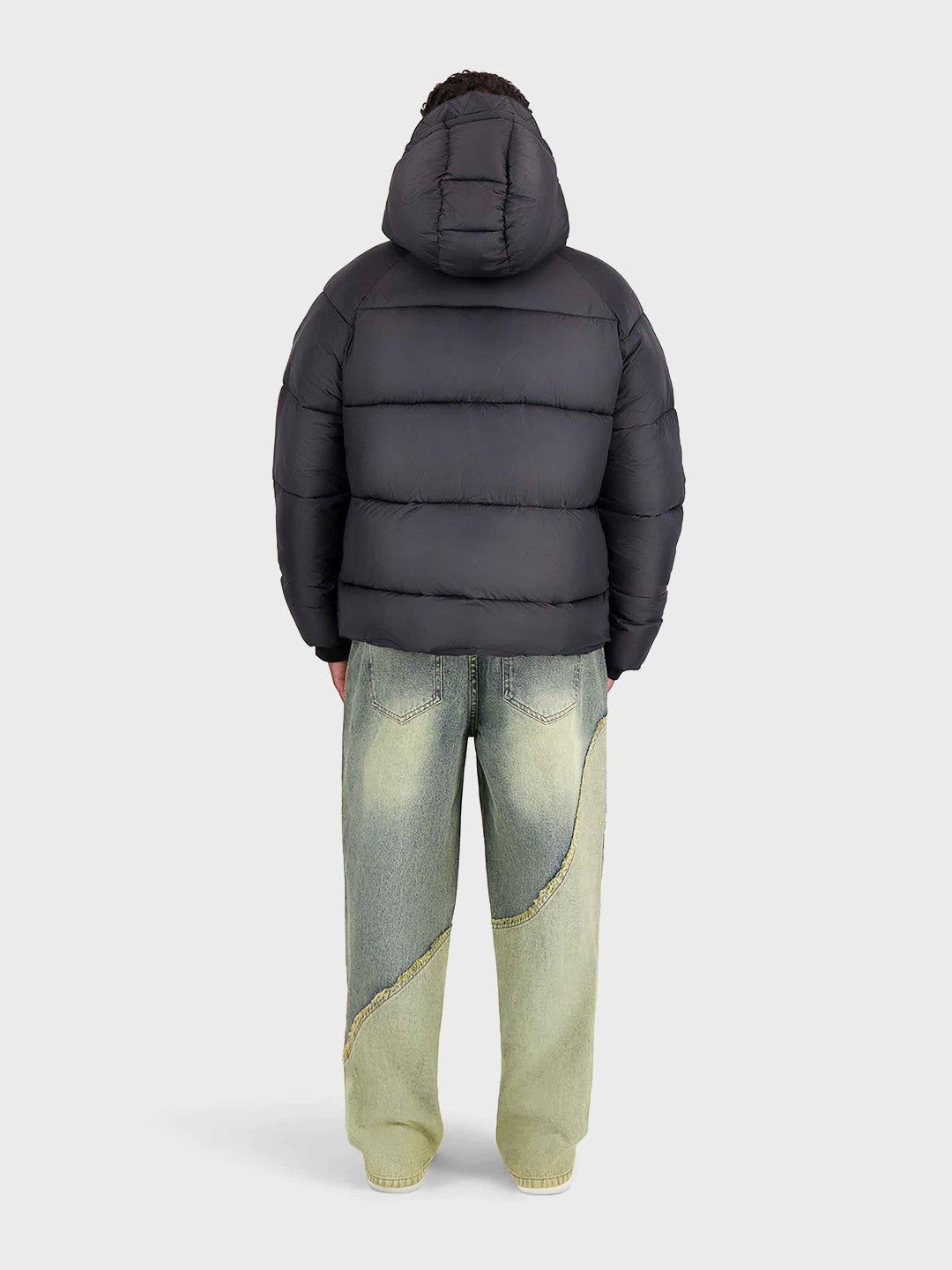 Don’t Waste Culture Valida Puffer Jacket Black – full outfit achteraanzicht