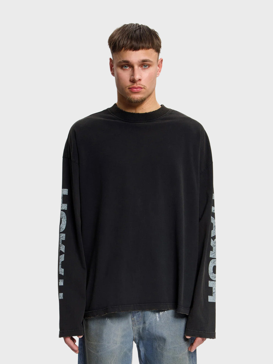 Horati Distressed Longsleeve Black - model voorkant