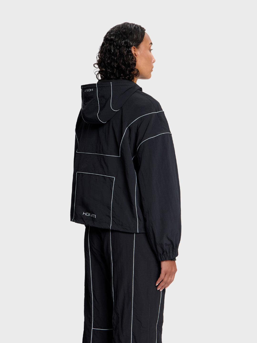 Horati H-Tracksuit Black - schuin achteraanzicht