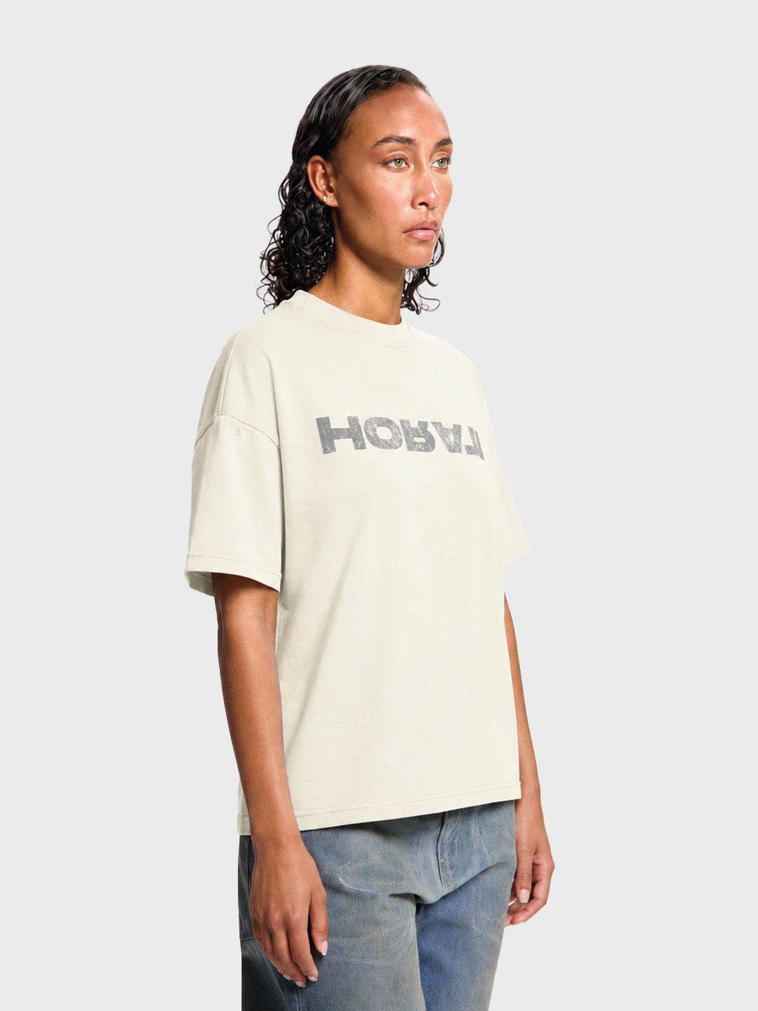 Horati Reverse Distressed T-Shirt Cream – zijkant