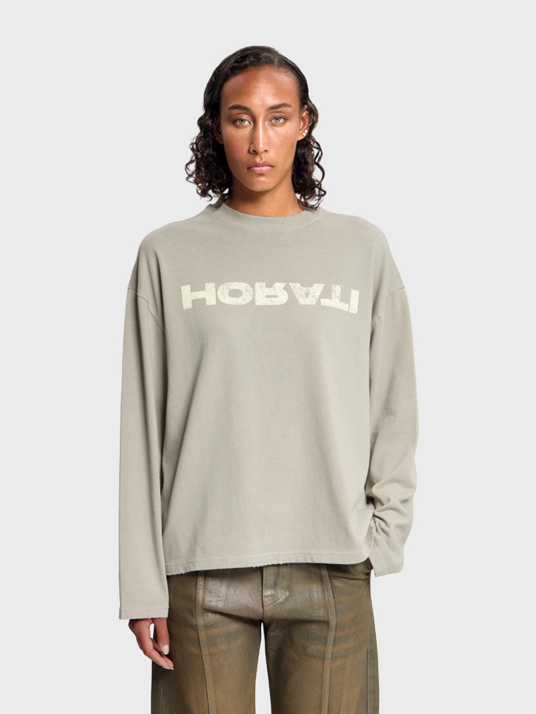 Horati Reverse Longsleeve Sand - voorkant