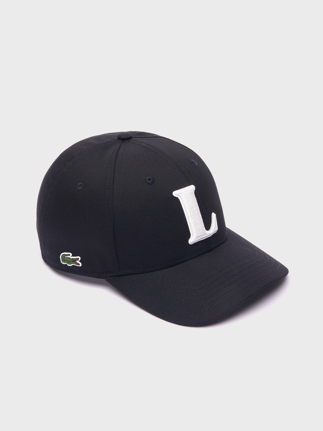 Lacoste 3D Embroidered Cap in zwart, schuin vooraanzicht