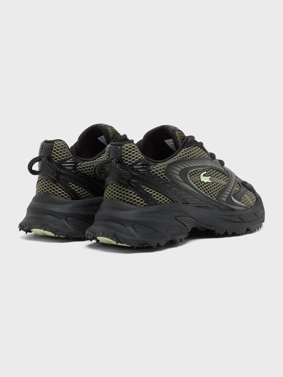 Schuin achteraanzicht van Lacoste L003 Neo Shot Sneakers Black/Green