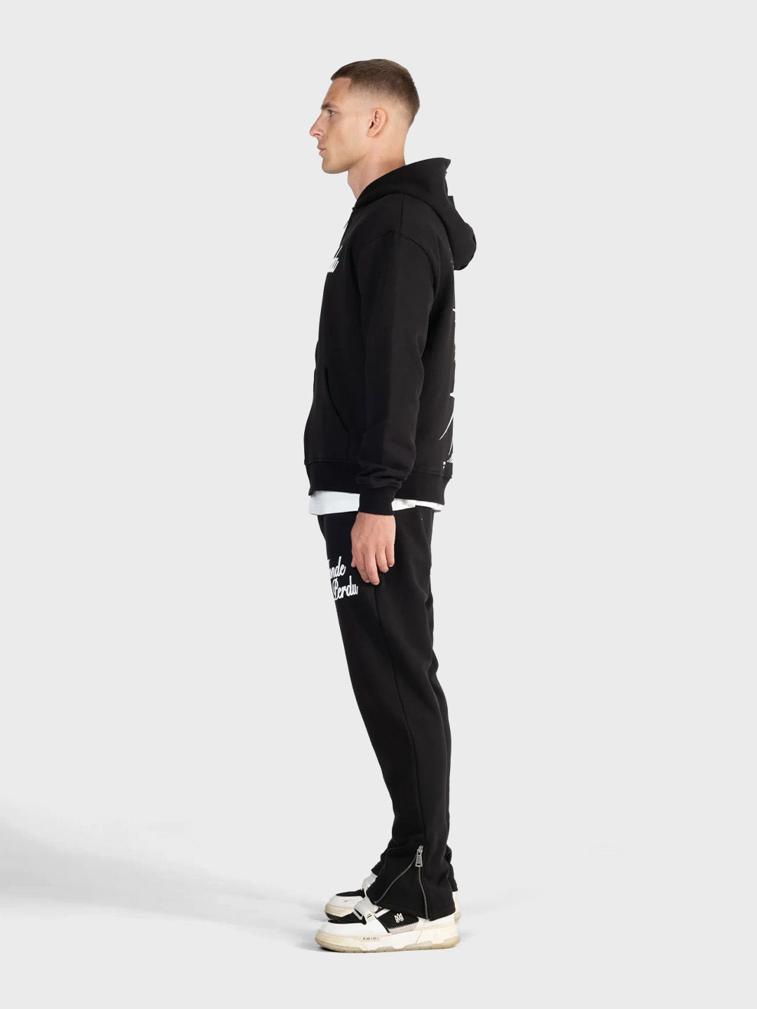 Le Monde Perdu Sterna Tracksuit Black oversized zip hoodie en sweatpants zijkant Reloadstore