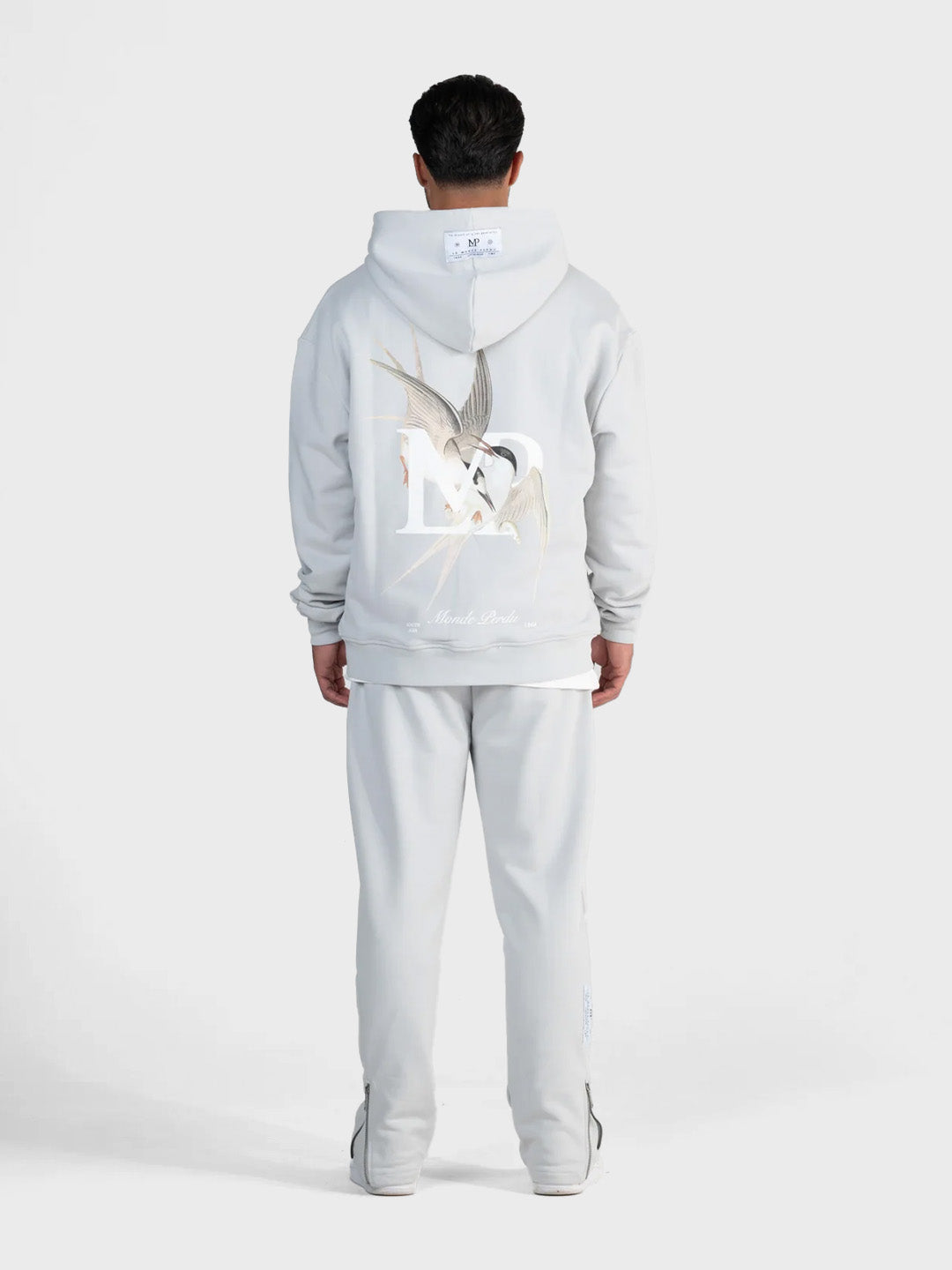 Le Monde Perdu Sterna Tracksuit Light Grey oversized zip hoodie en sweatpants schuin voor Reloadstore