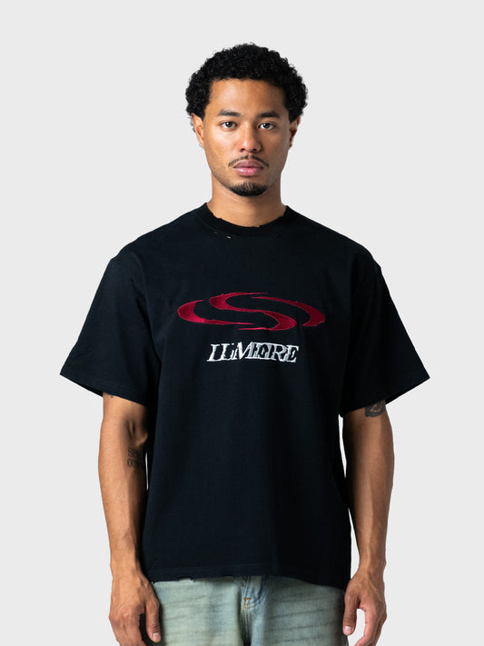 Lumi3re Destroyed Wave T-Shirt Black – model voorkant