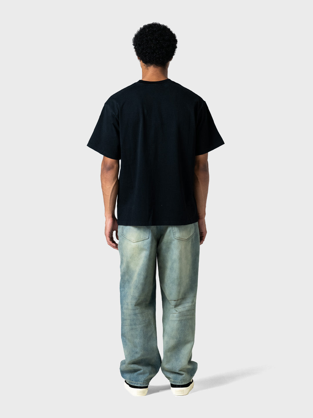 Lumi3re Destroyed Wave T-Shirt Black – model achterkant