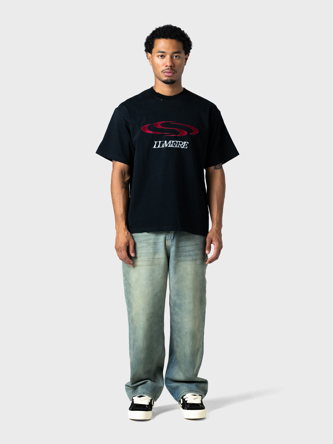 Lumi3re Destroyed Wave T-Shirt Black – model front
