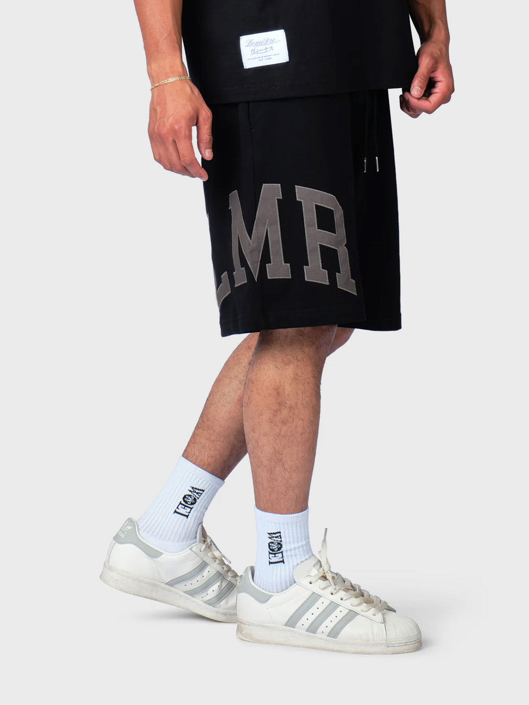 Lumi3re LMR College Shorts Black - zijkant