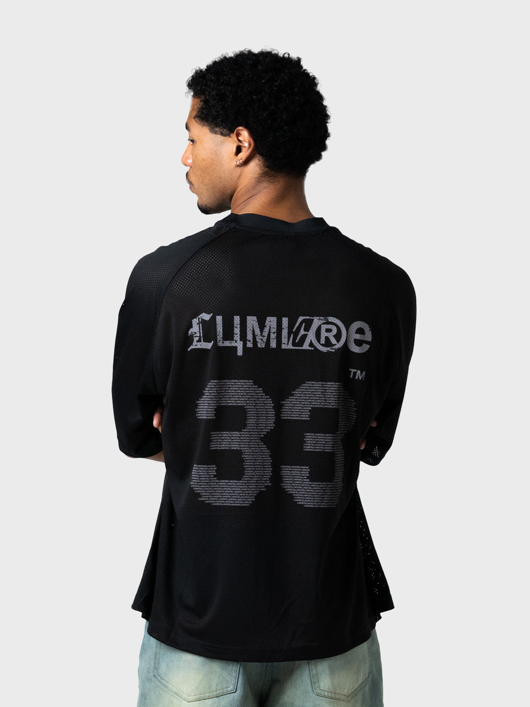 Lumi3re Mesh Wave 33 T-Shirt Black model achterkant