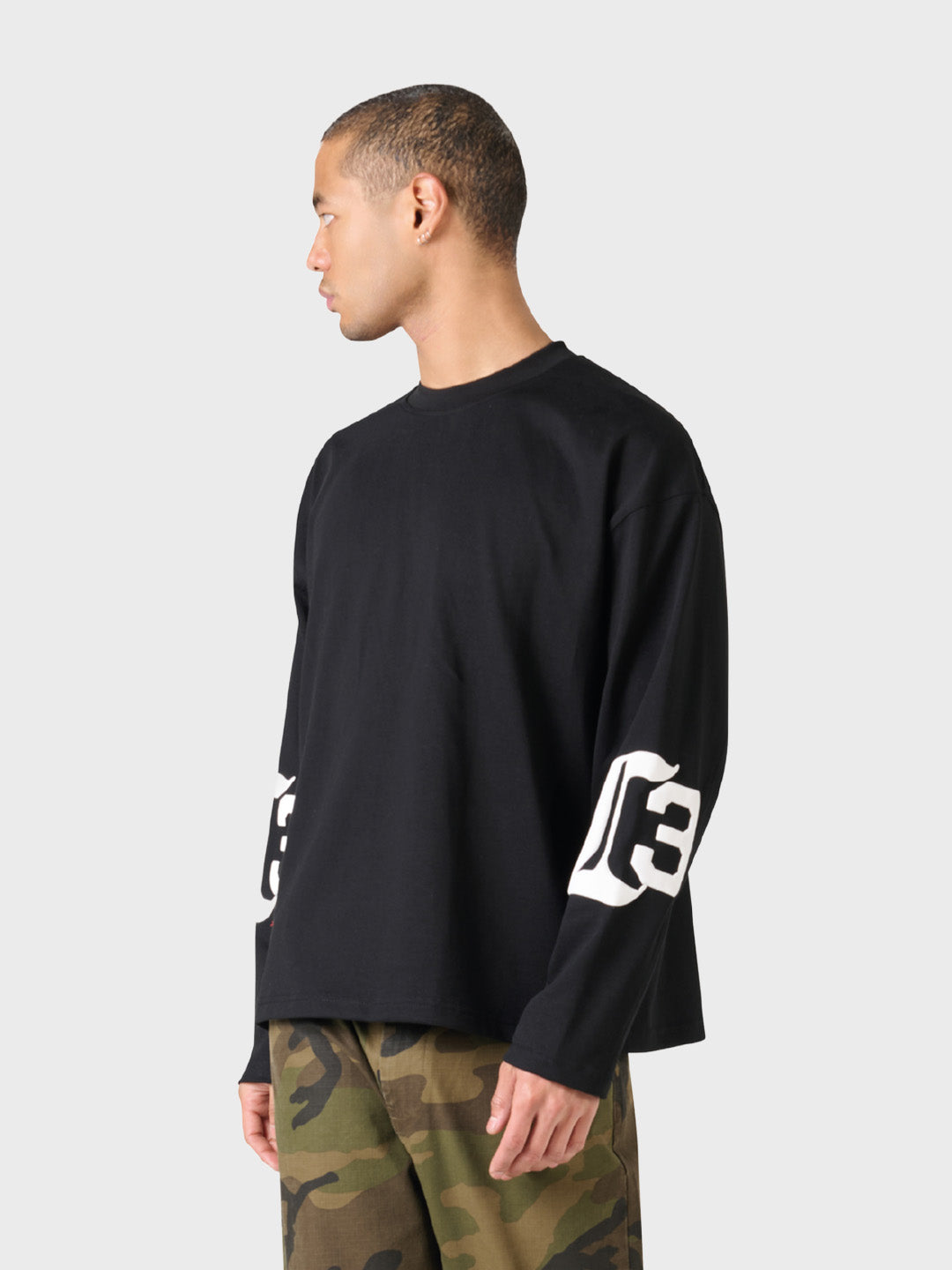 Lumi3re Millionaire Longsleeve Black - schuin vooraanzicht