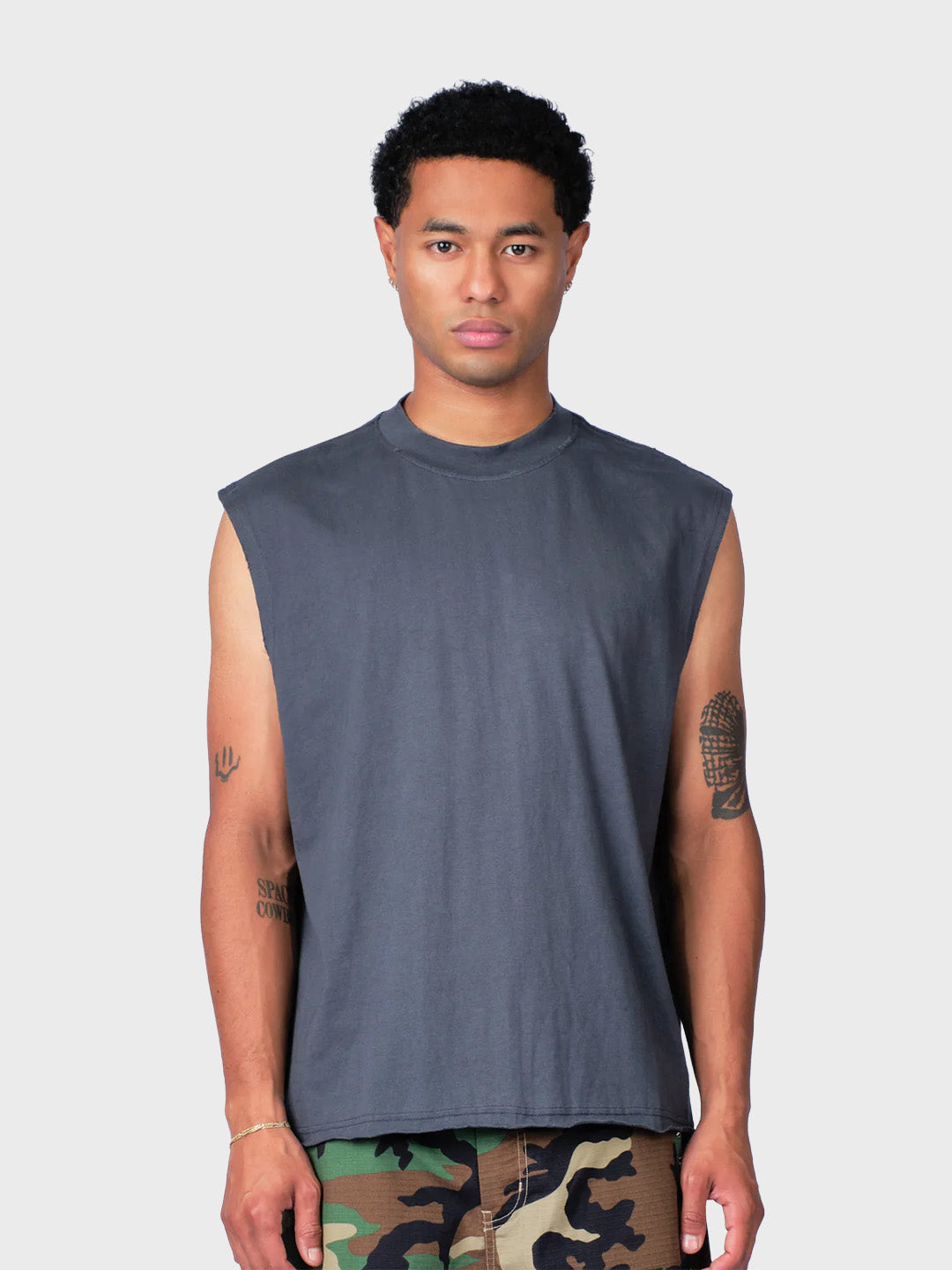 Lumi3re Patch Sleeveless T-Shirt Washed Grey - voorkant