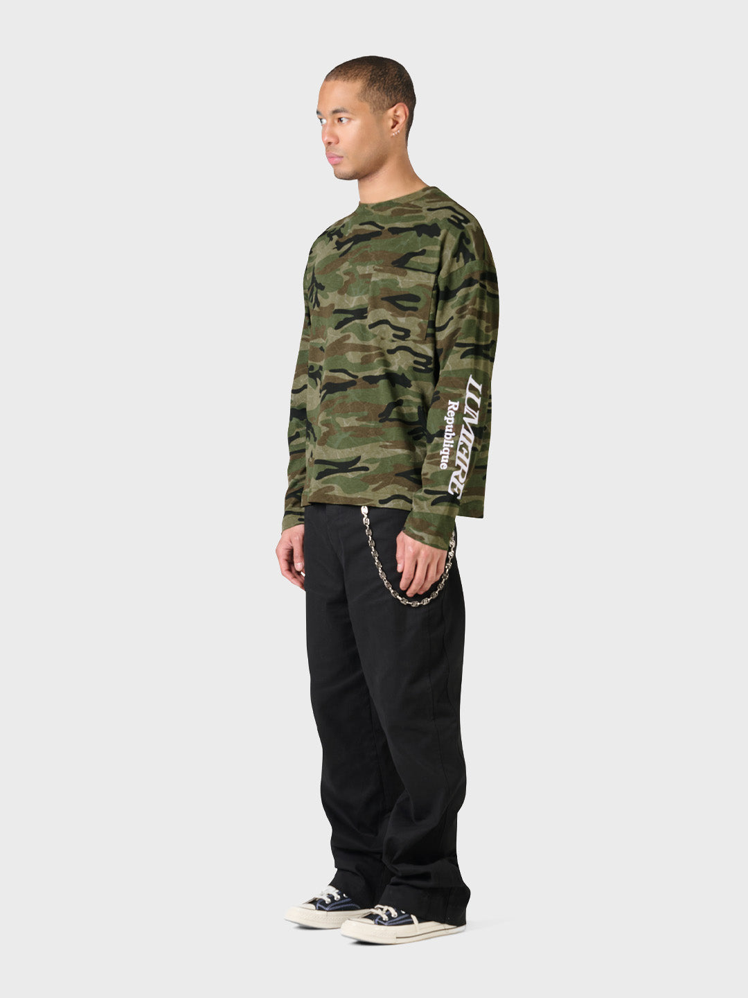 Lumi3re Republique Longsleeve Camo - schuin voor