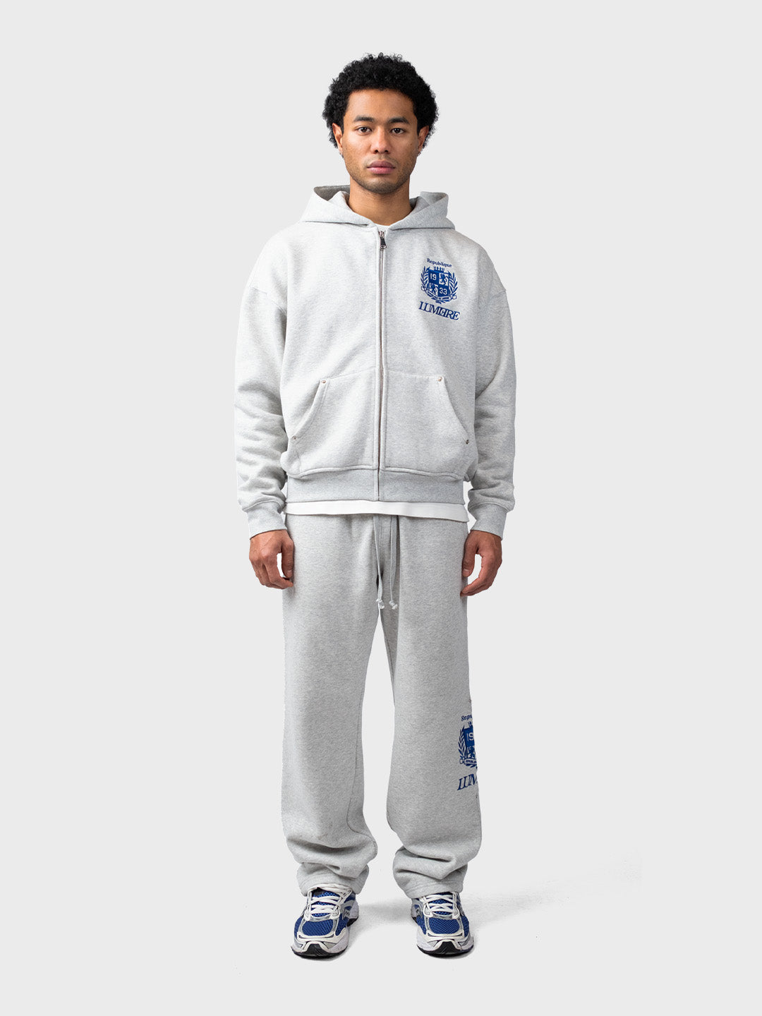 Lumi3re Republique Zipper Tracksuit Grey – model vooraanzicht