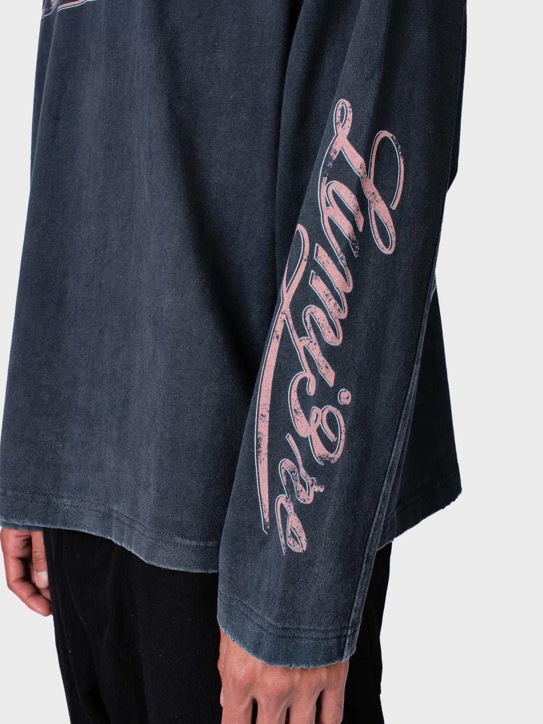 Lumi3re Script Logo Longsleeve Washed Grey - close-up graphic mouw