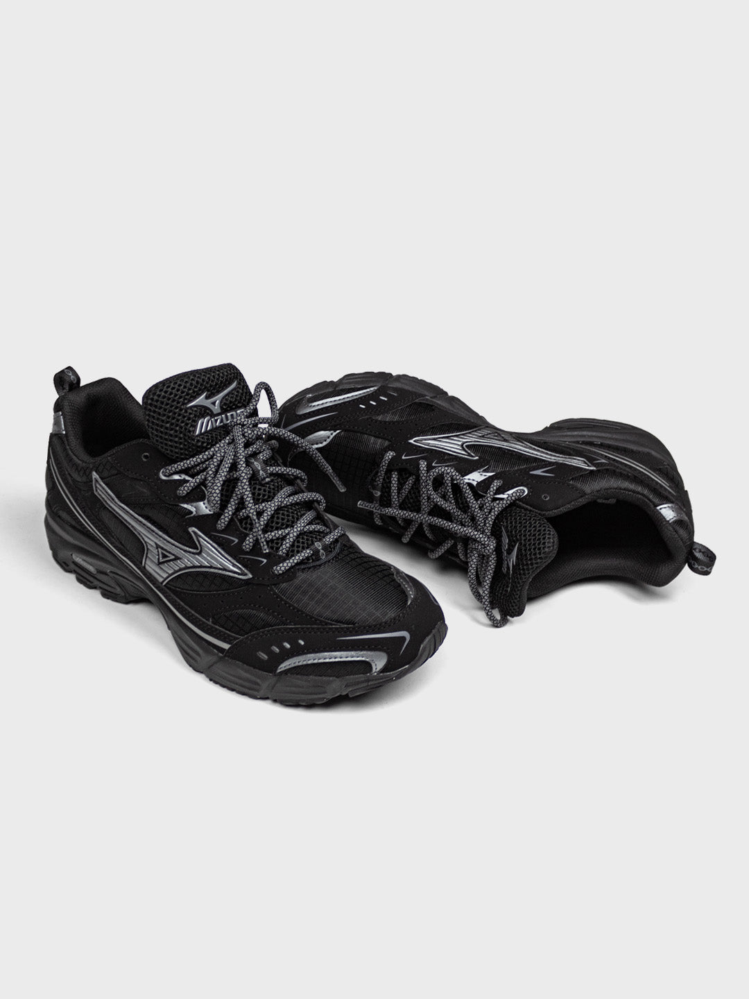 mizuno mxr tech sneakers black