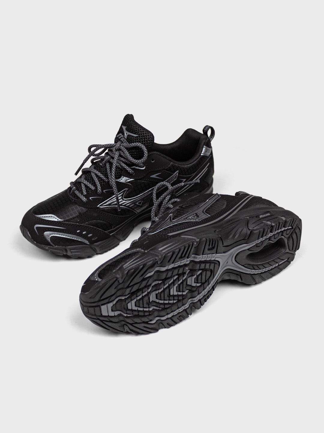 mizuno mxr tech sneakers black