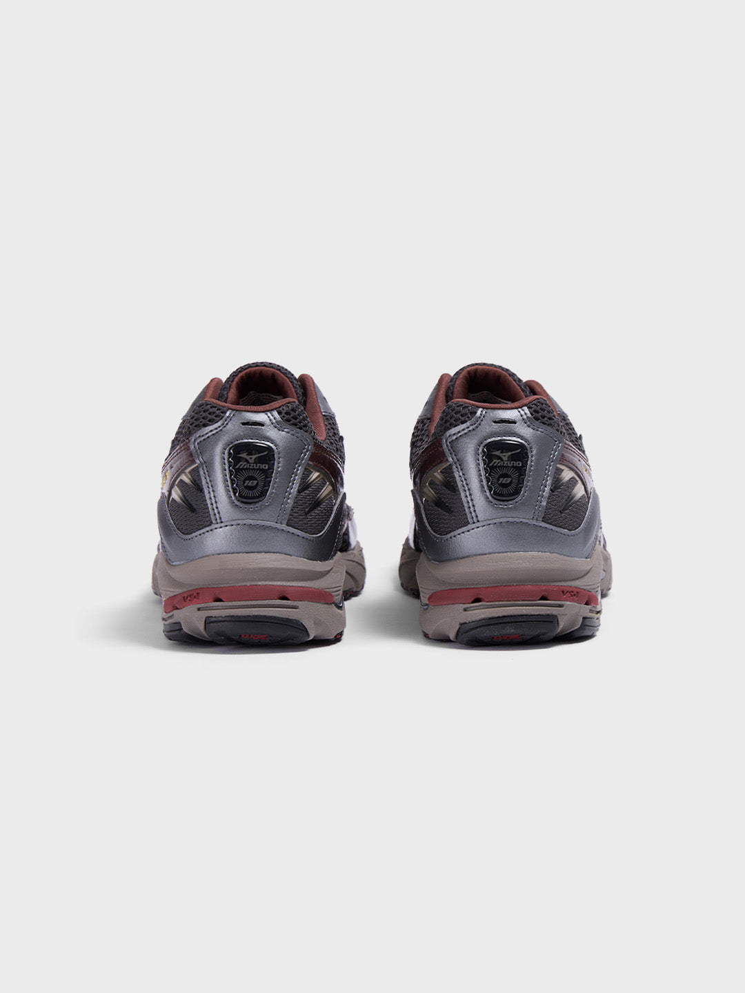 Mizuno Wave Rider 10 Black/Chicory Coffee — achteraanzicht