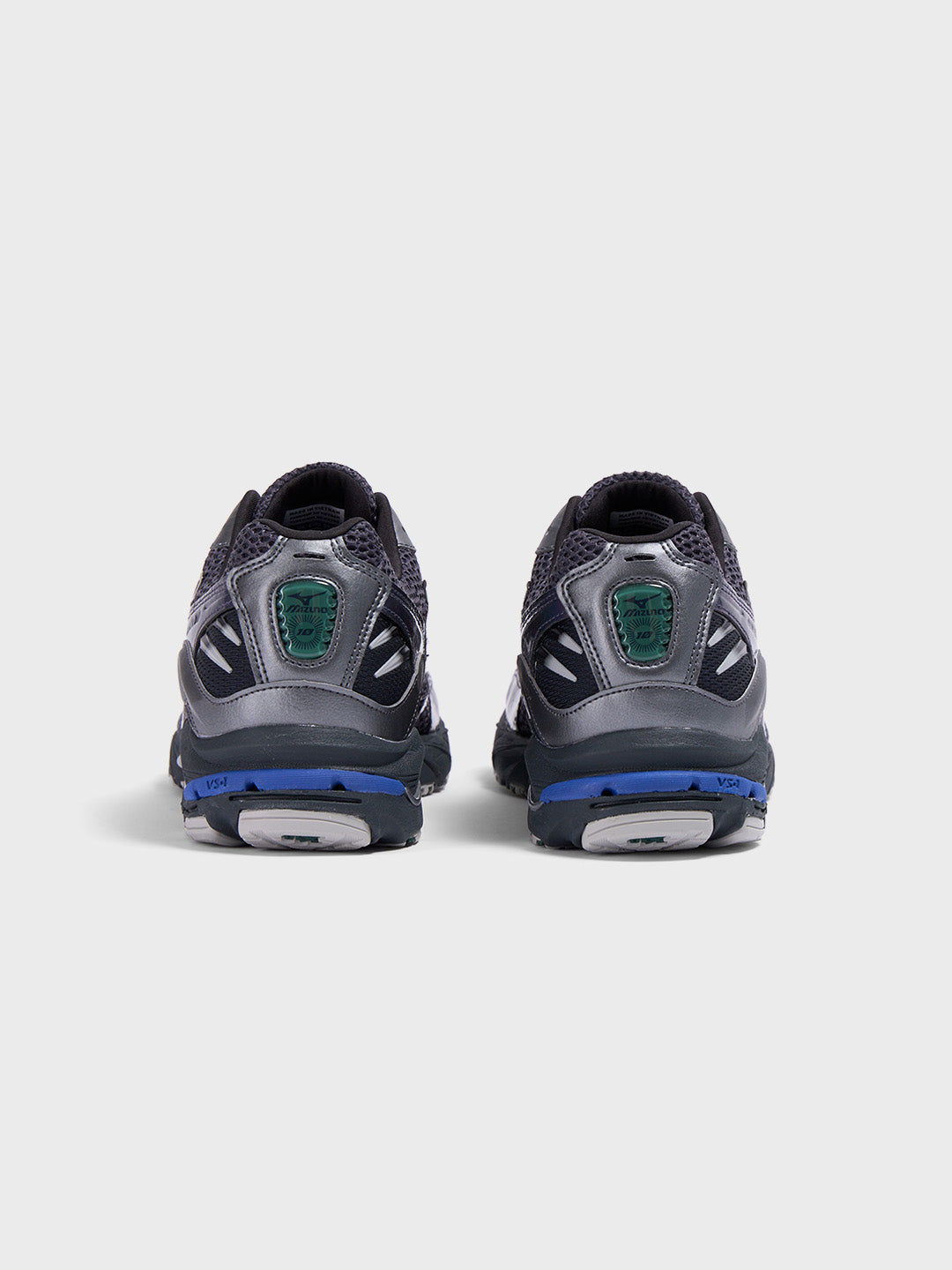 Mizuno Wave Rider 10 sneakers in Odyssey Grey — achterkant