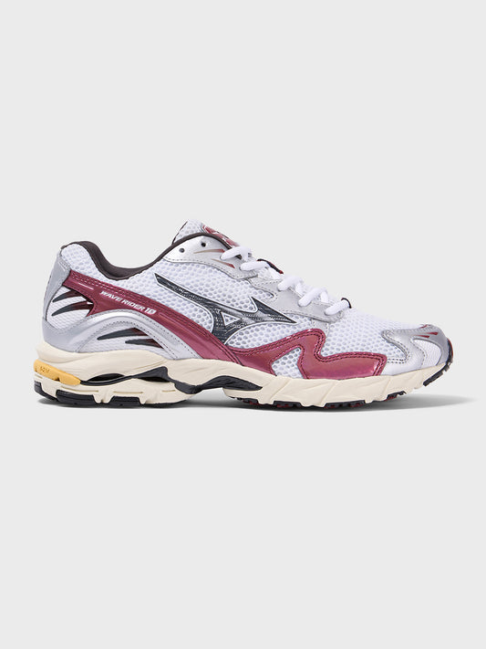Zijaanzicht van de Mizuno Wave Rider 10 sneakers in White/Syrah