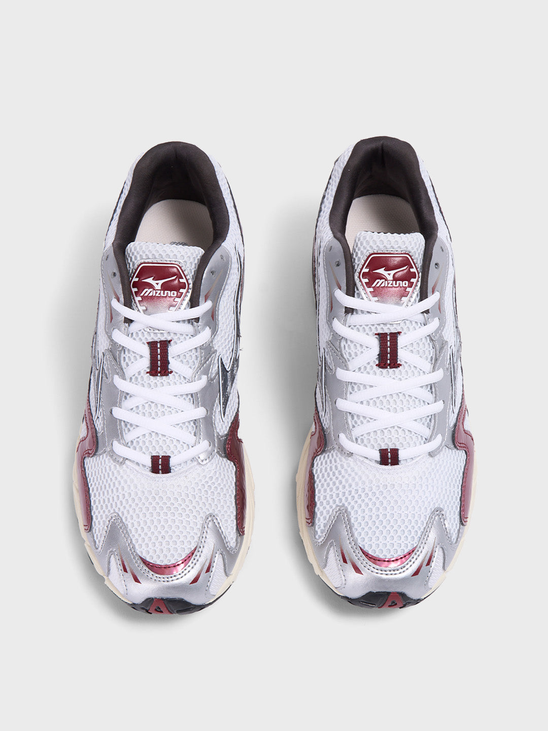 Bovenaanzicht van de Mizuno Wave Rider 10 White/Syrah sneakers