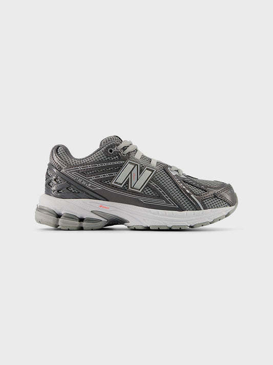 New Balance 1906 kids sneakers grey - zijkant