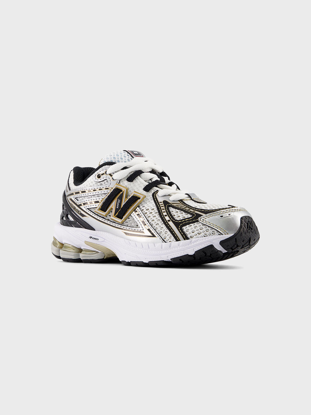 New Balance 1906 PS kids sneaker schuin vooraanzicht