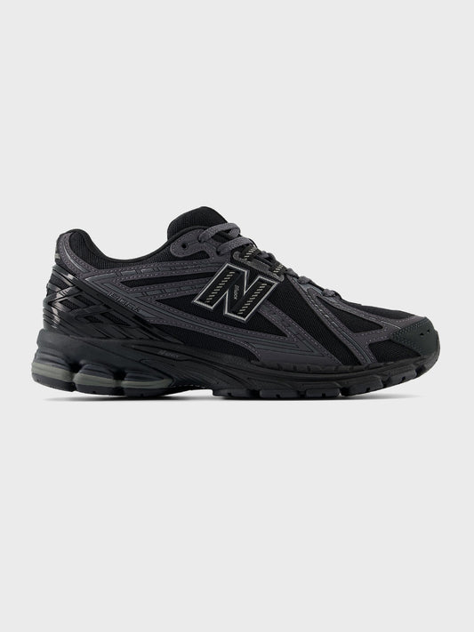 New Balance 1906 Black Phantom sneaker M1906RLB – zijaanzicht