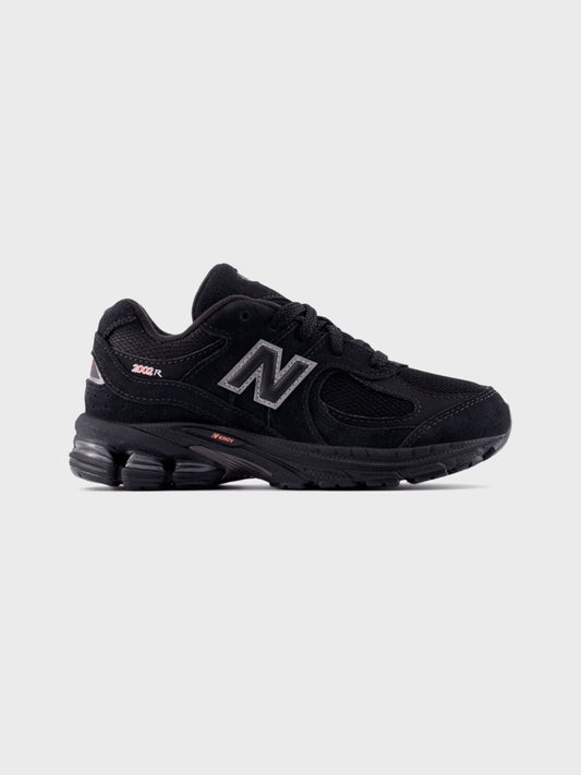 New Balance 2002R (PS) kinderschoenen zwart/red – zijkant