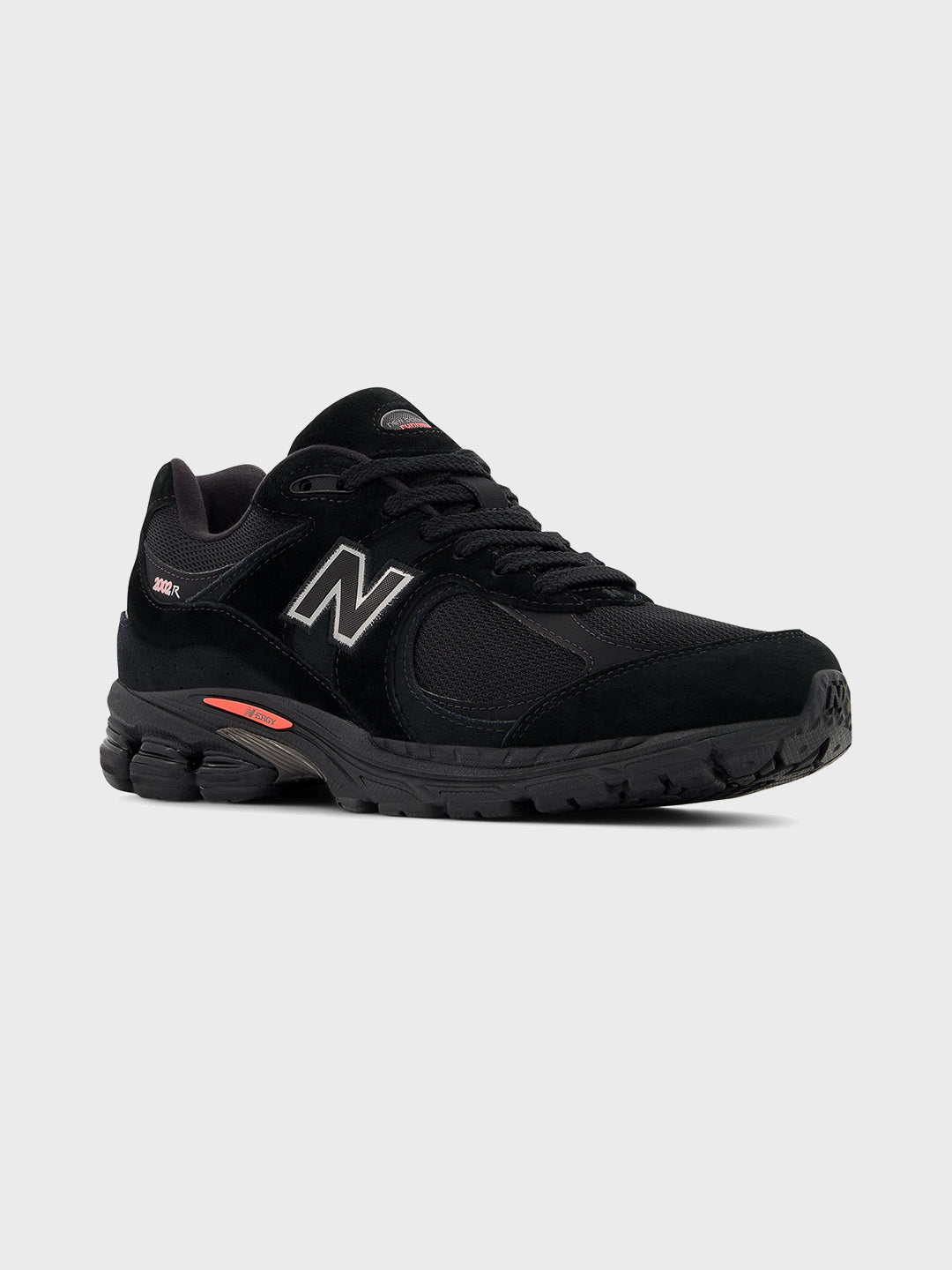 New Balance 2002R Sneakers Black Urgent Red schuin vooraanzicht